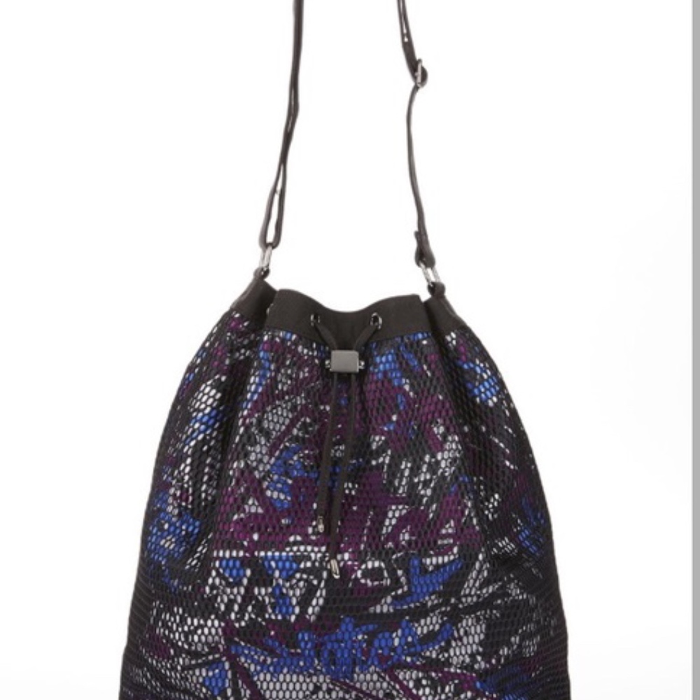 Fabletic Large Tote with black mesh